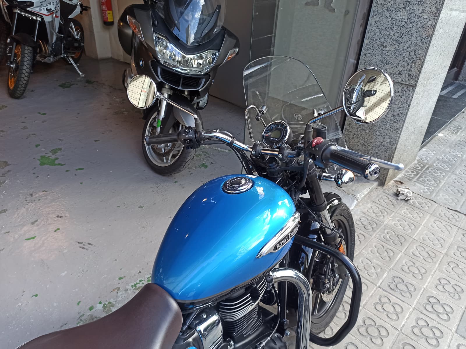ROYAL ENFIELD METEOR 350 - Imagen 6