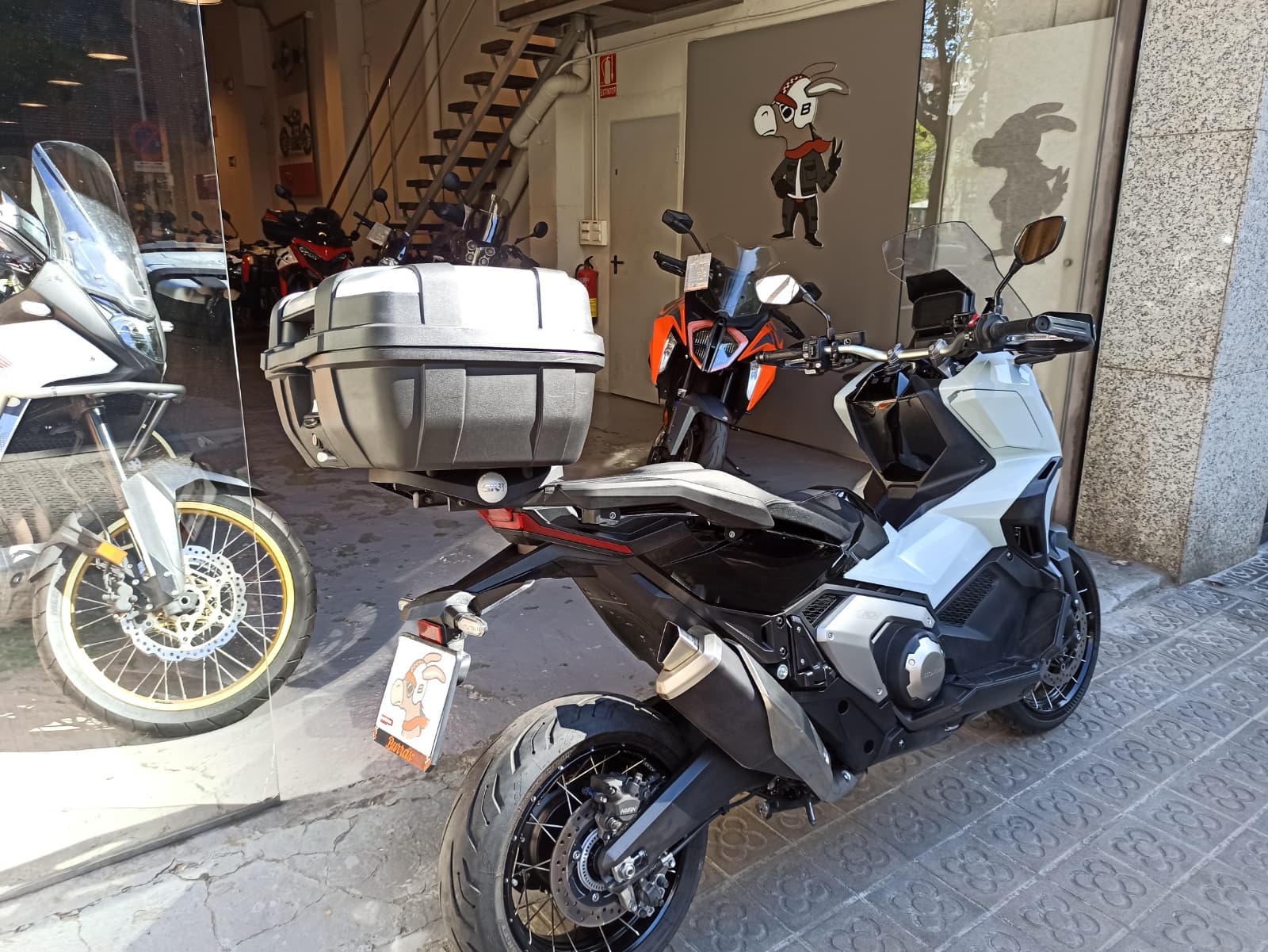 HONDA X-ADV 750 - Imagen 8