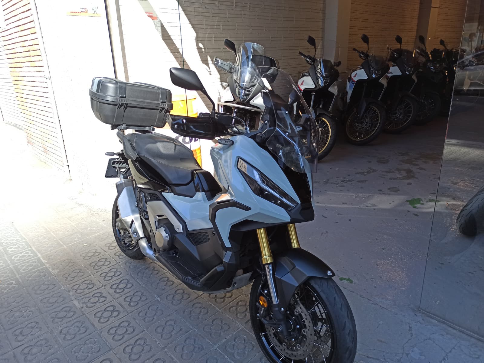 HONDA X-ADV 750 - Imagen 4