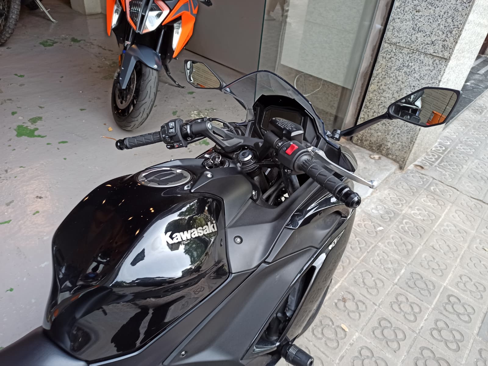 KAWASAKI NINJA 650 - Imagen 6