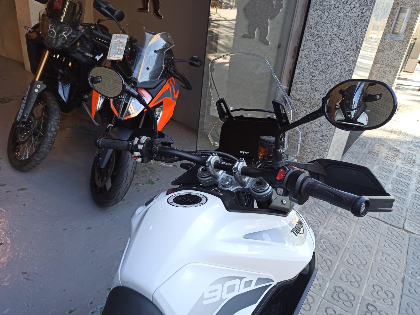TRIUMPH TIGER 900 GT - Imagen 5