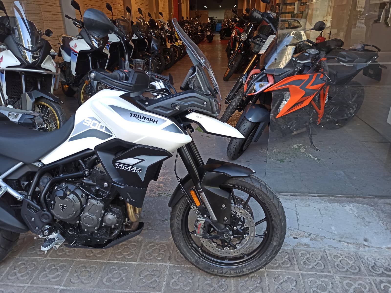 TRIUMPH TIGER 900 GT - Imagen 3