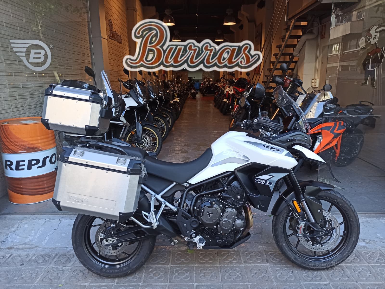 TRIUMPH TIGER 900 GT