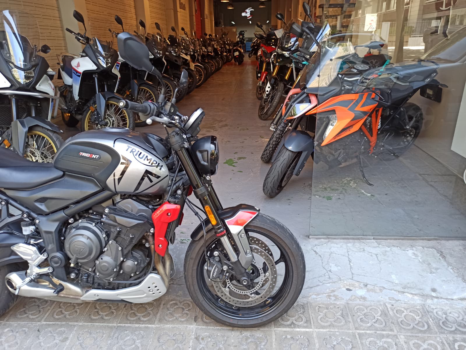 TRIUMPH TRIDENT 660 - Imagen 3