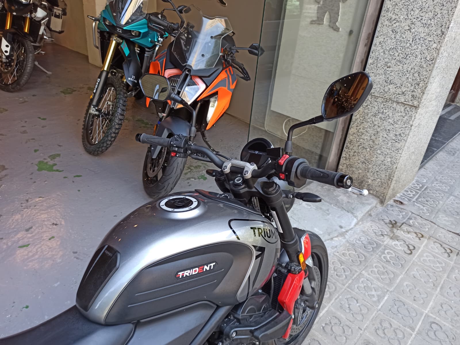 TRIUMPH TRIDENT 660 - Imagen 6