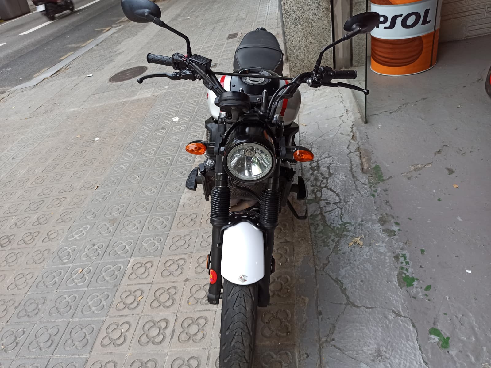 YAMAHA XSR 700 XTRIBUTE - Imagen 5