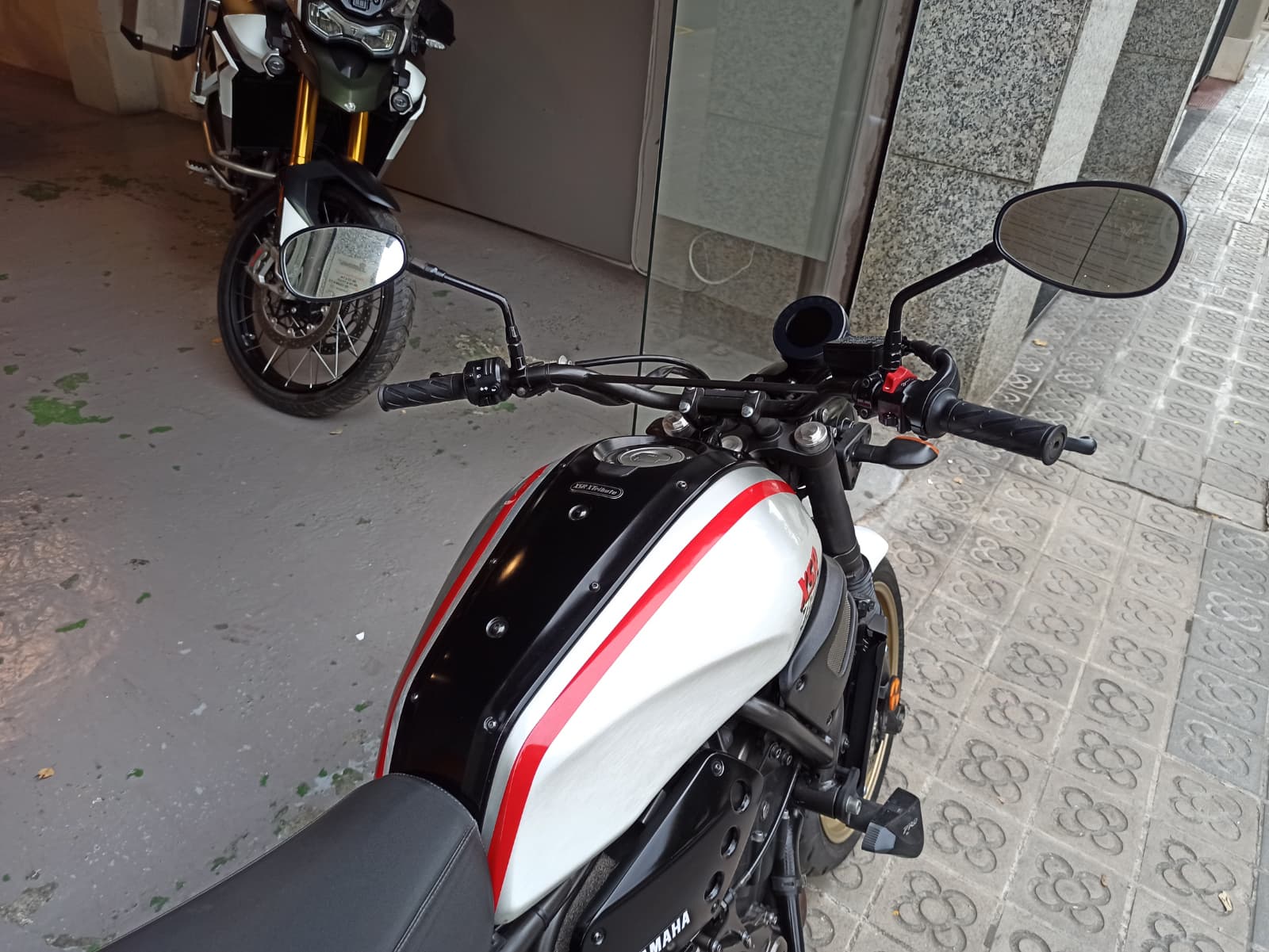 YAMAHA XSR 700 XTRIBUTE - Imagen 6