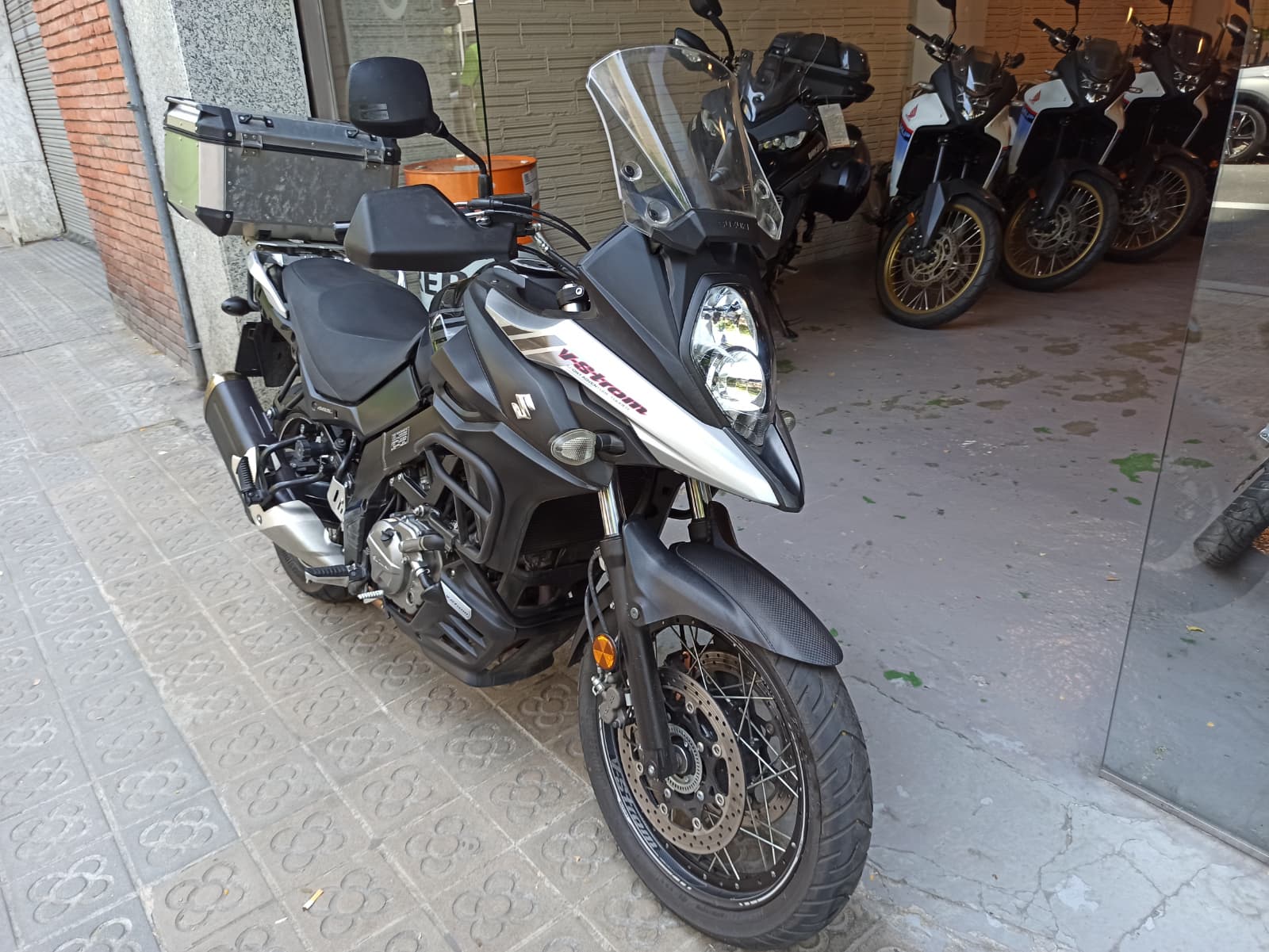 SUZUKI V-STROM 650 XT - Imagen 4