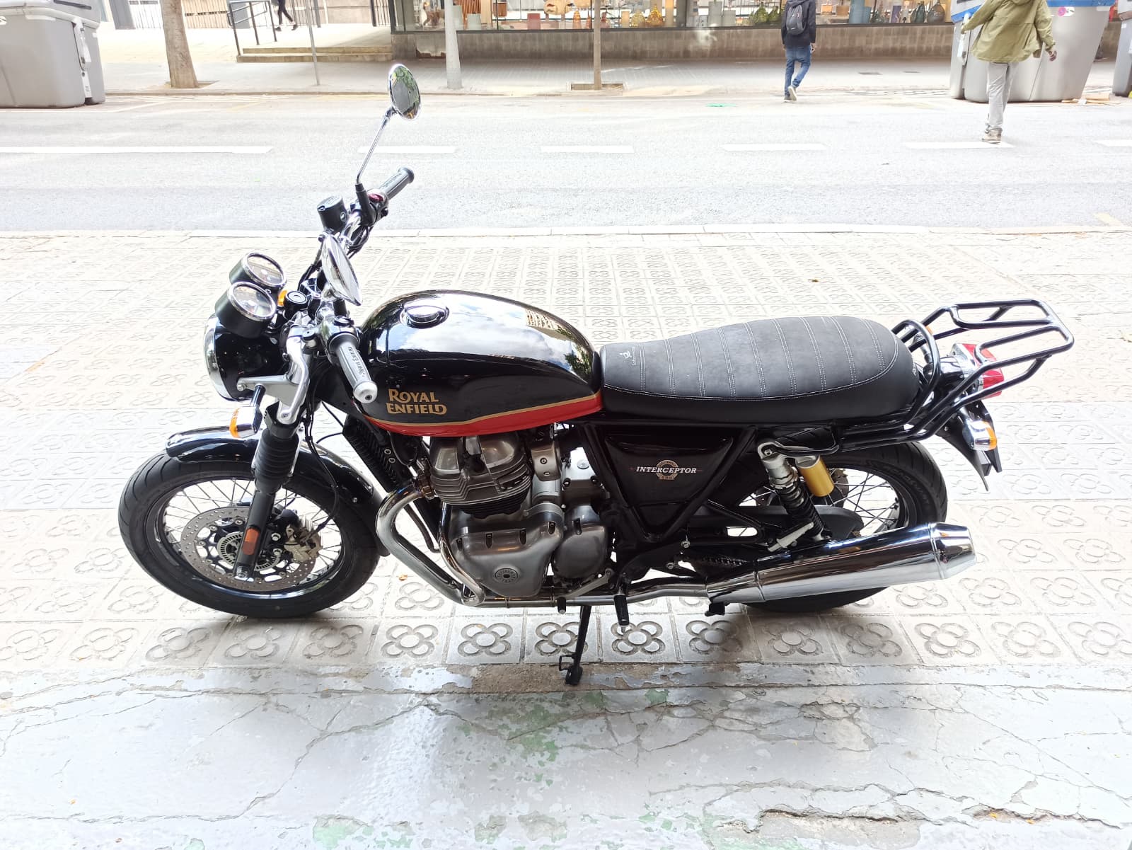 ROYAL ENFIELD INTERCEPTOR 650 - Imagen 8