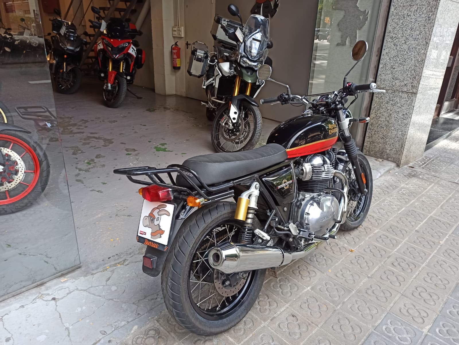 ROYAL ENFIELD INTERCEPTOR 650 - Imagen 7