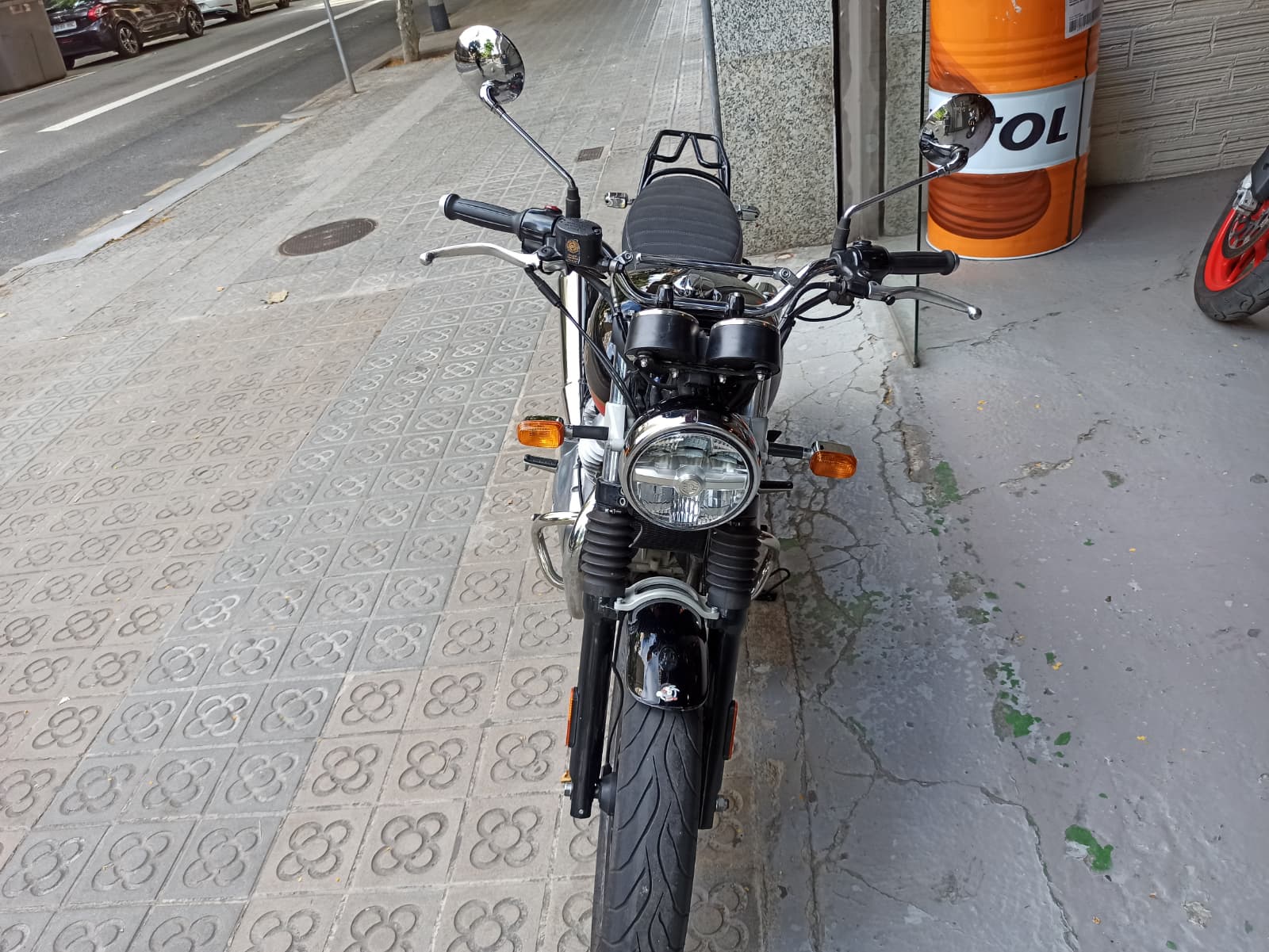 ROYAL ENFIELD INTERCEPTOR 650 - Imagen 5