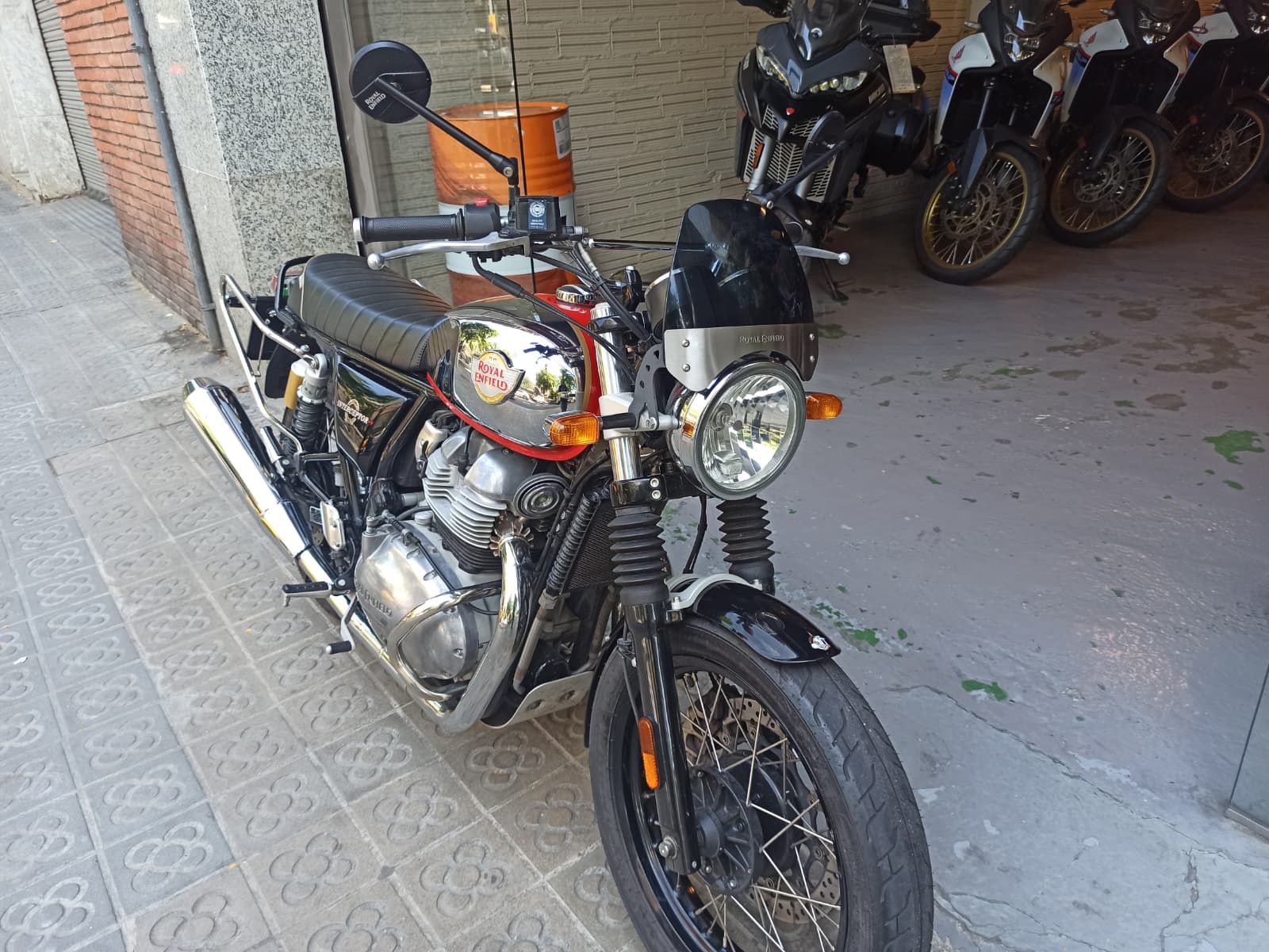 ROYAL ENFIELD INTERCEPTOR - Imagen 4