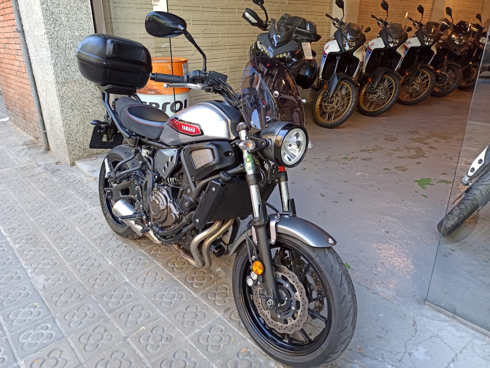 YAMAHA XSR 700 - Imagen 4