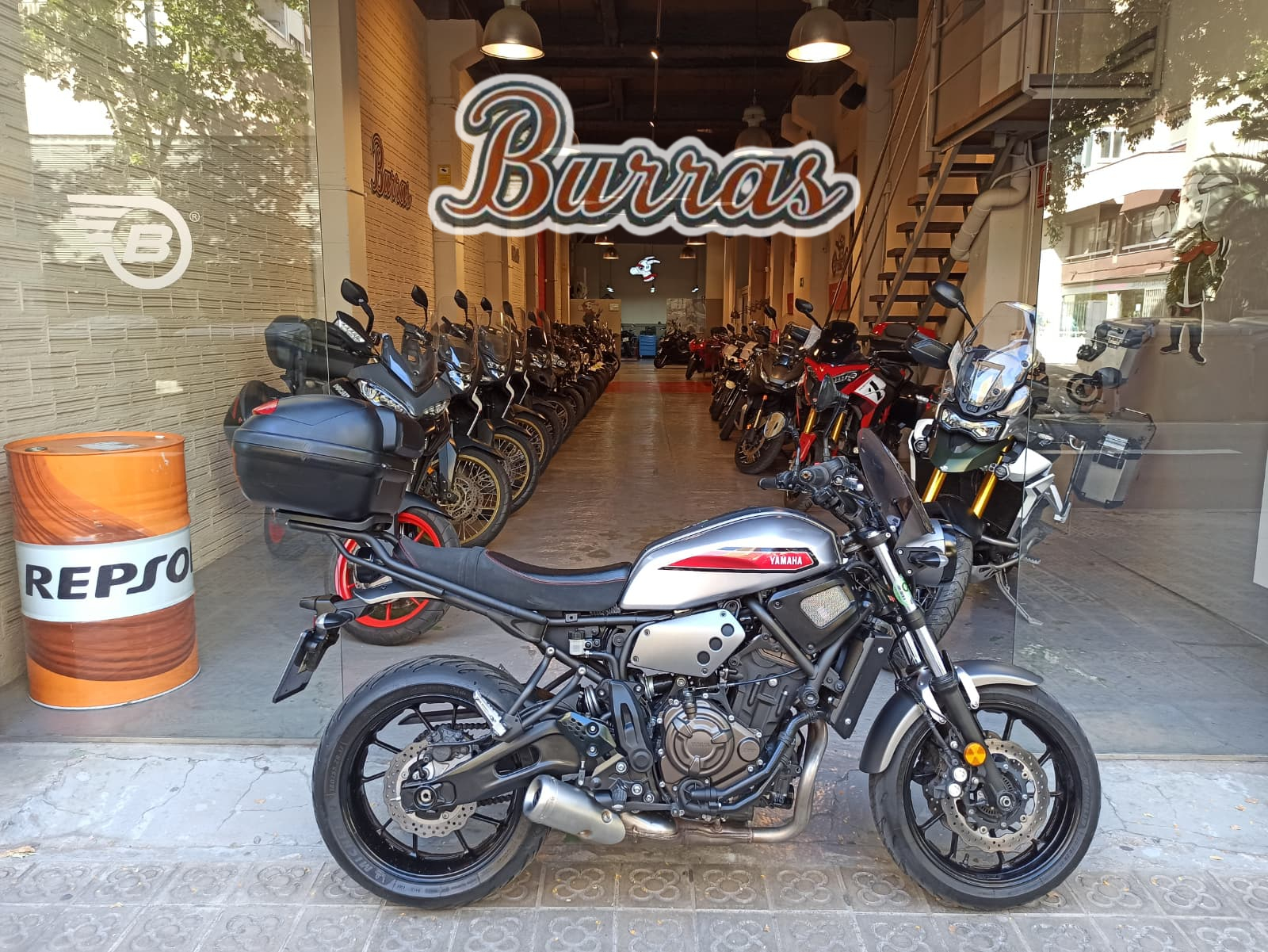 YAMAHA XSR 700