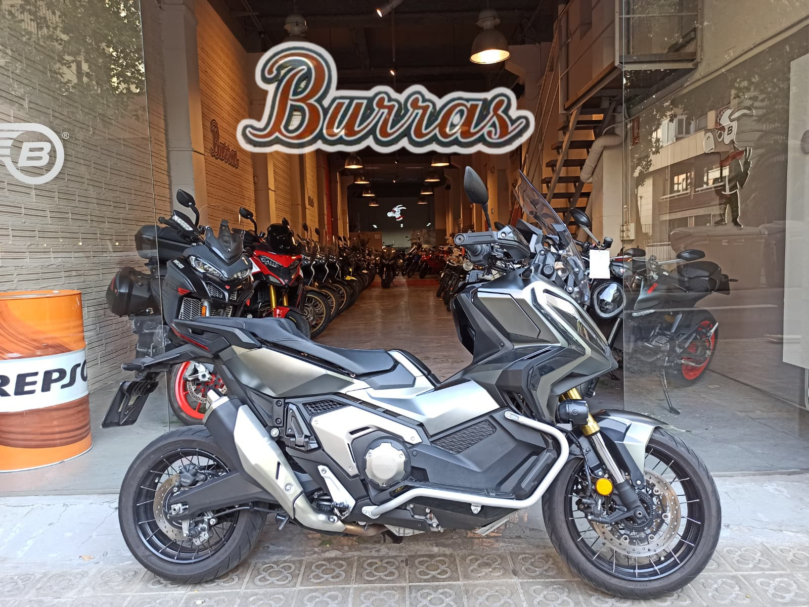 HONDA X-ADV 750