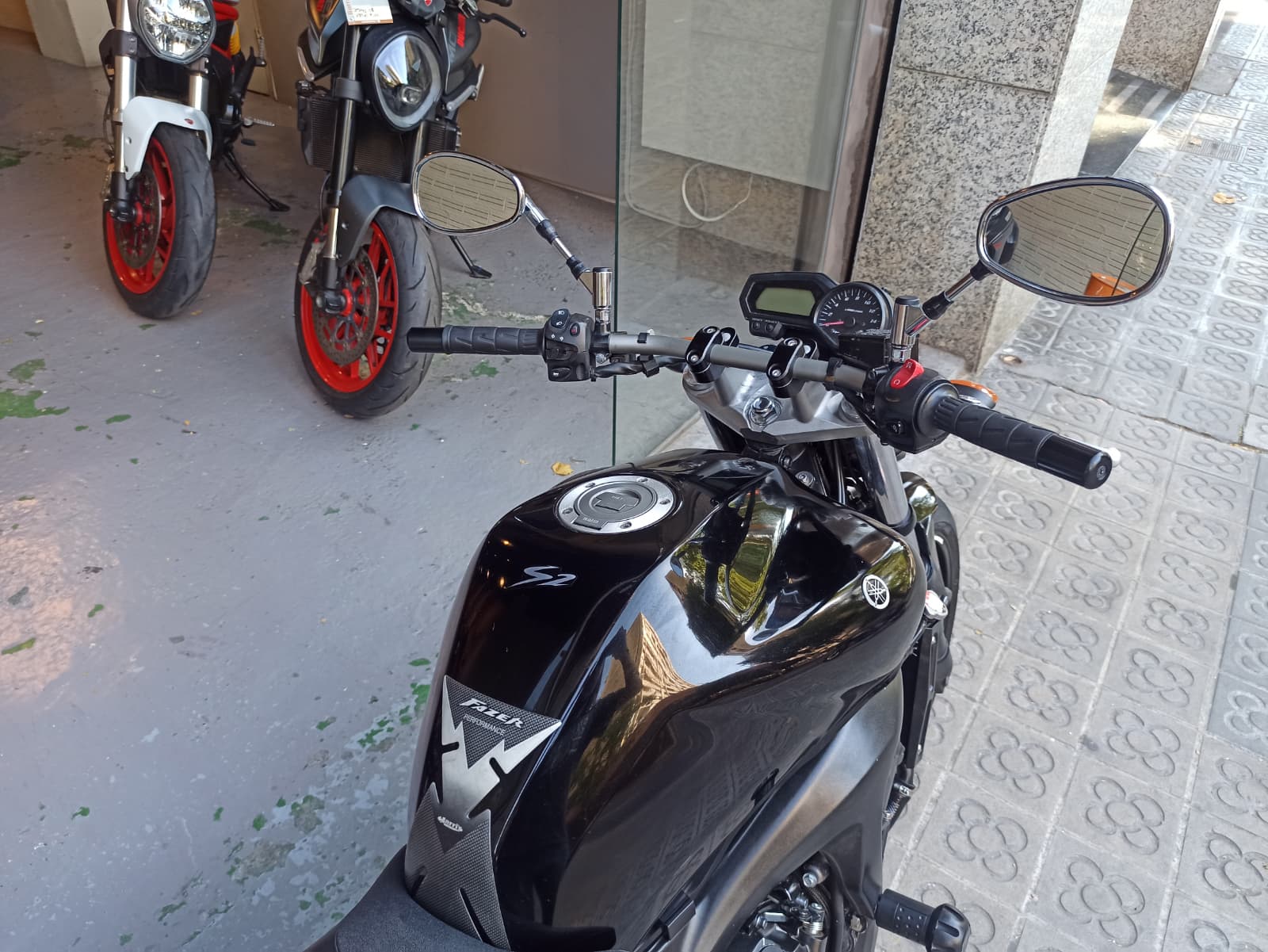 YAMAHA FZ6 N S2 - Imagen 6