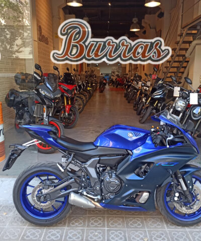 YAMAHA R7