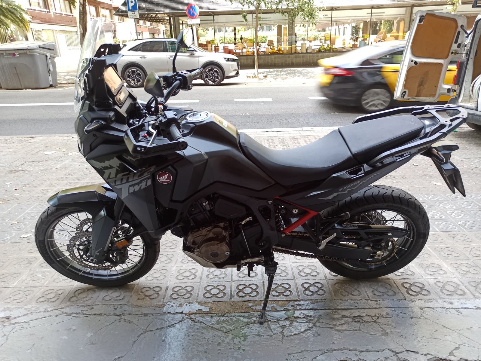 HONDA AFRICA TWIN 1100 - Imagen 8