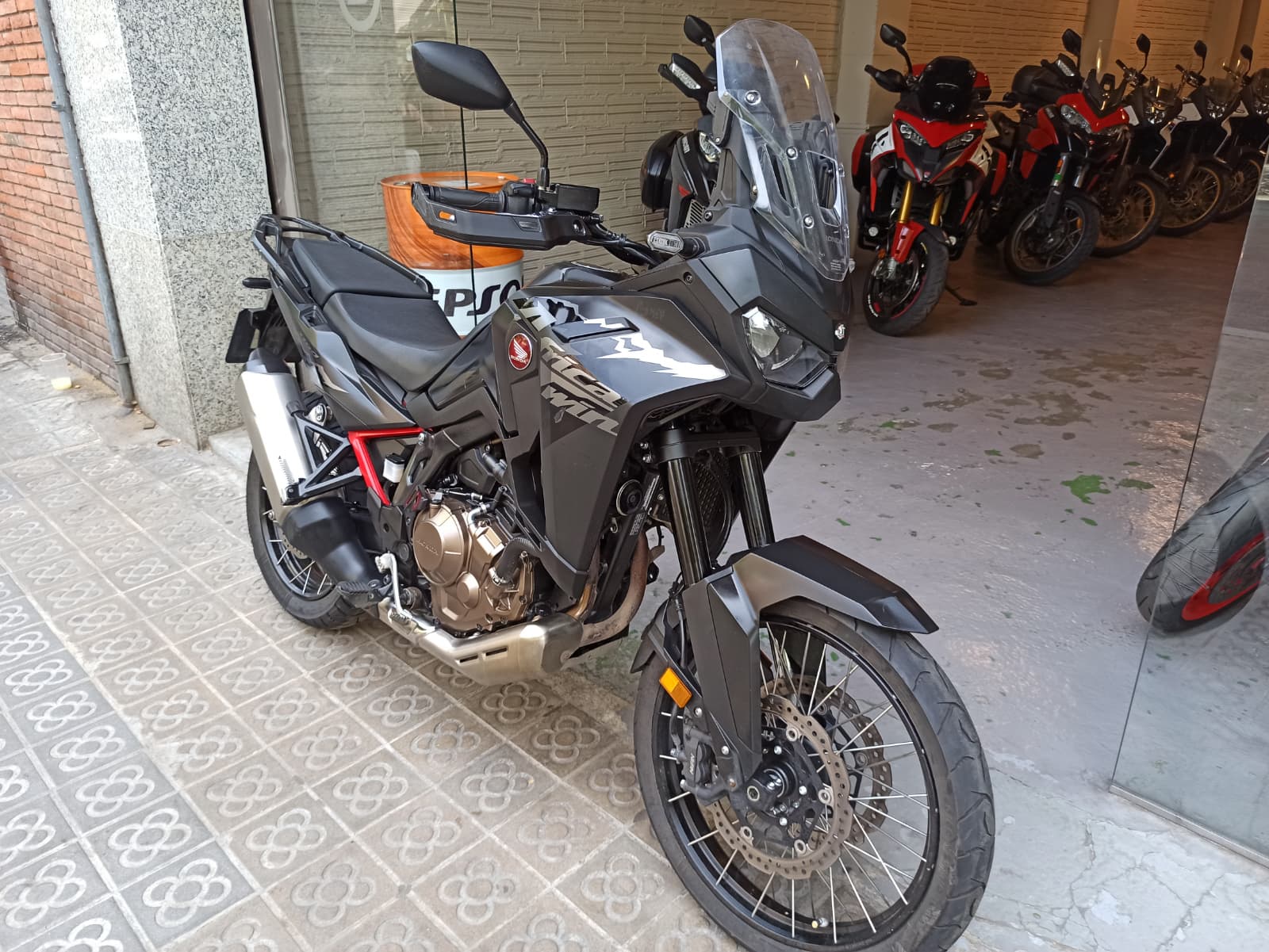 HONDA AFRICA TWIN 1100 - Imagen 4