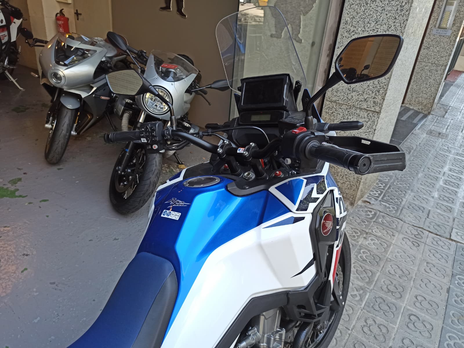 HONDA AFRICA TWIN 1100 - Imagen 6