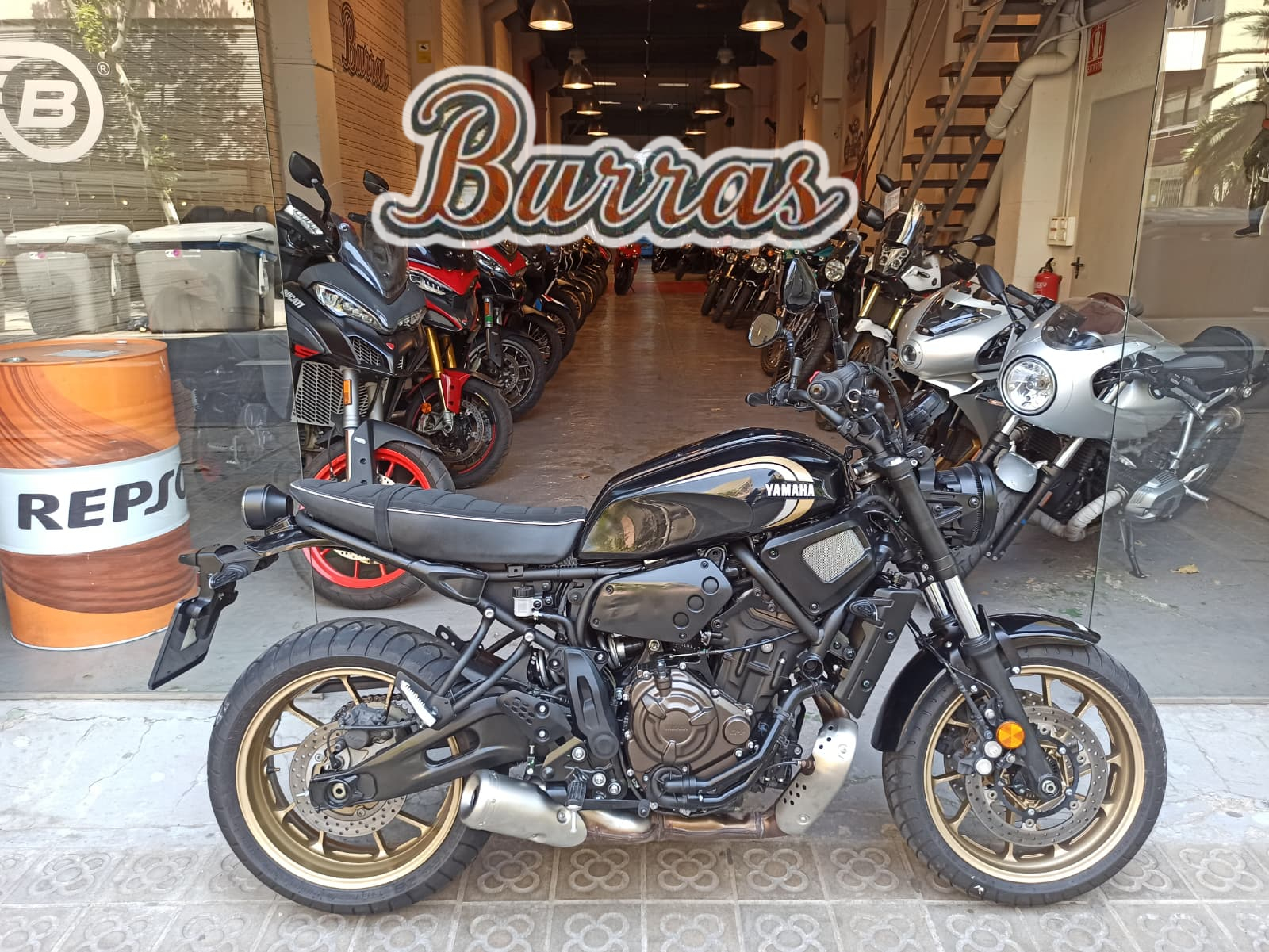 YAMAHA XSR 700