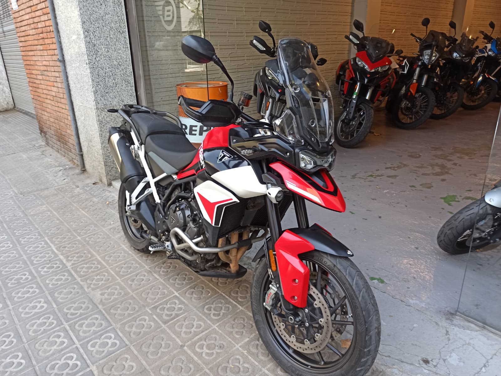 TRIUMPH TIGER 900 GT - Imagen 4