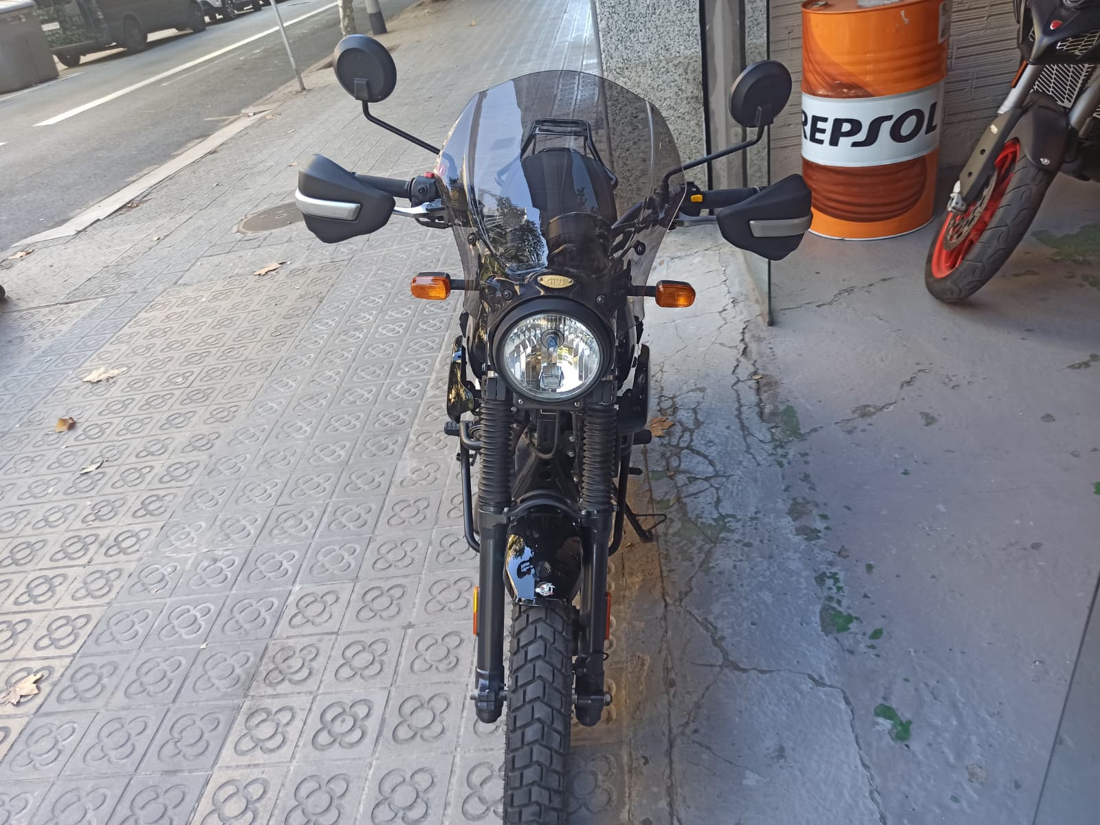 ROYAL ENFIELD SCRAM 411 - Imagen 5