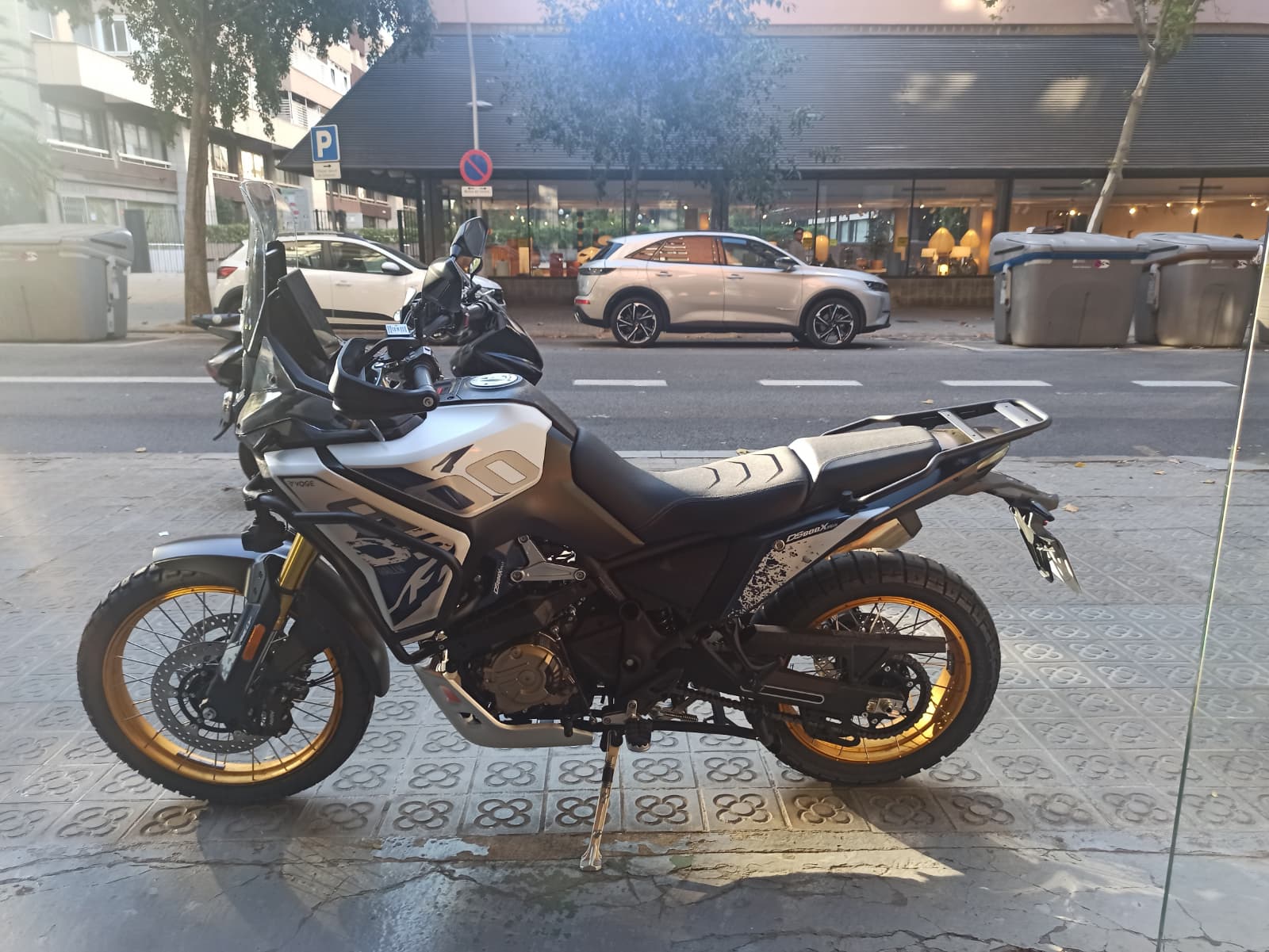 VOGE 800 RALLY - Imagen 8