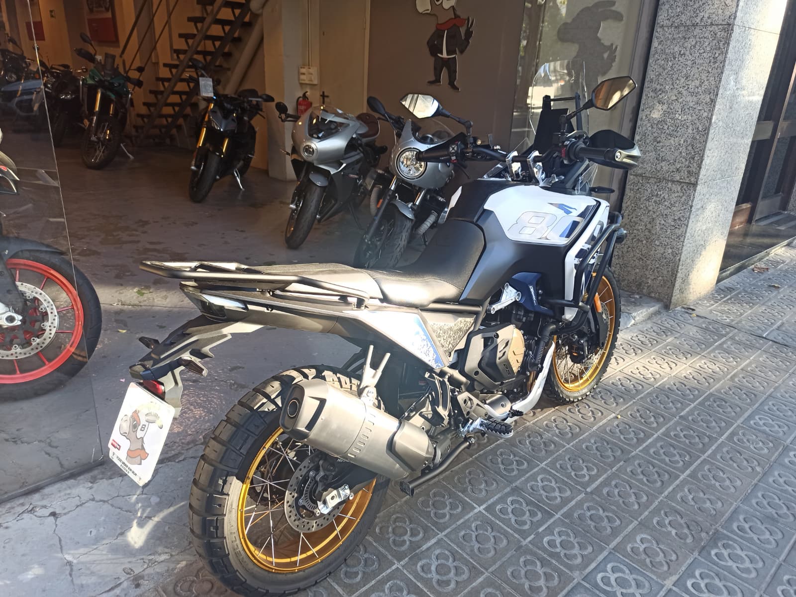 VOGE 800 RALLY - Imagen 7