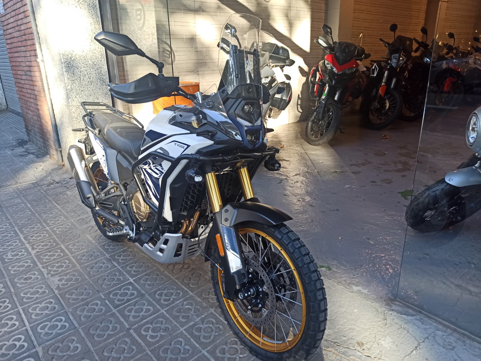 VOGE 800 RALLY - Imagen 4