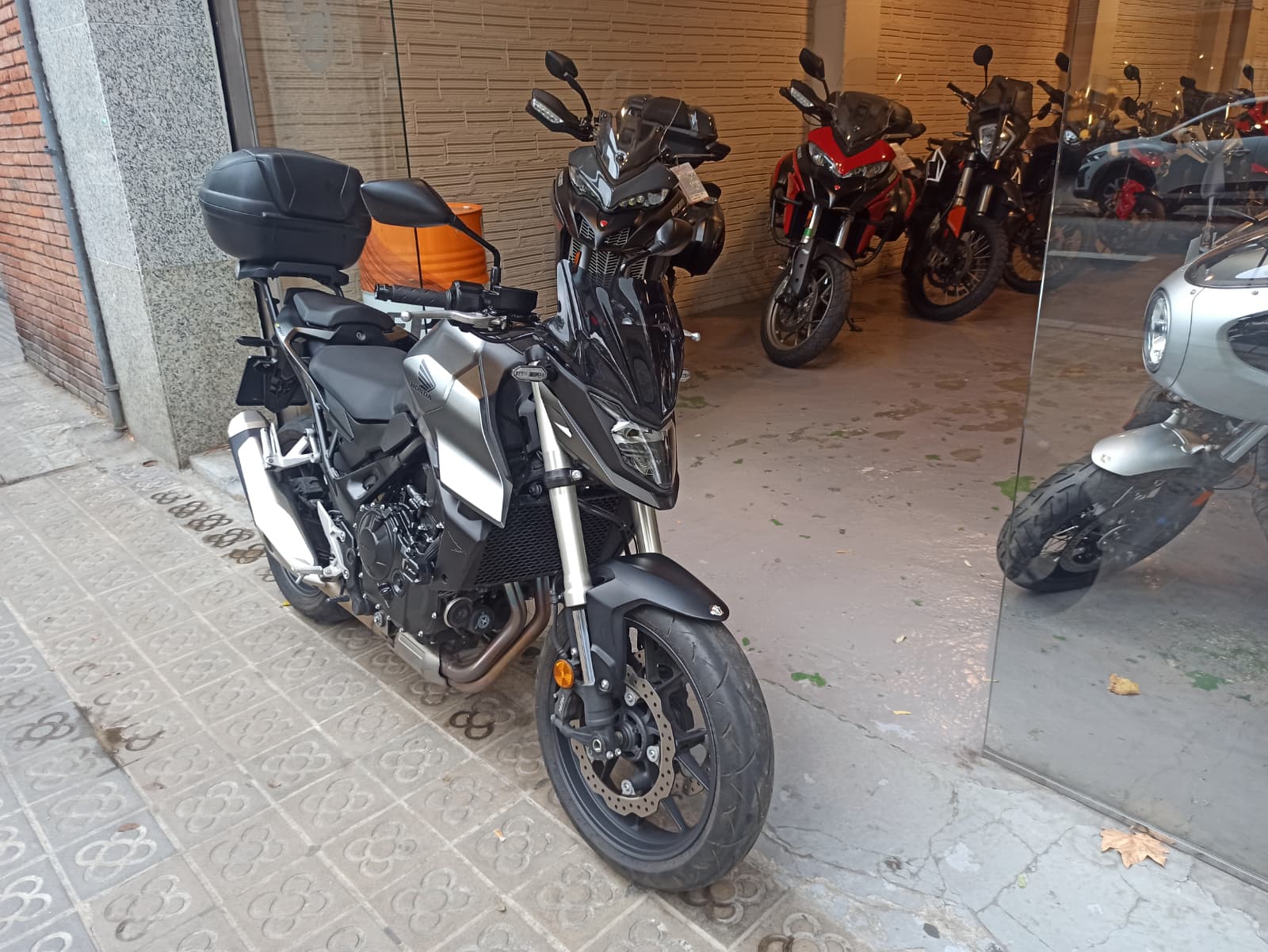 HONDA CB750 HORNET - Imagen 4