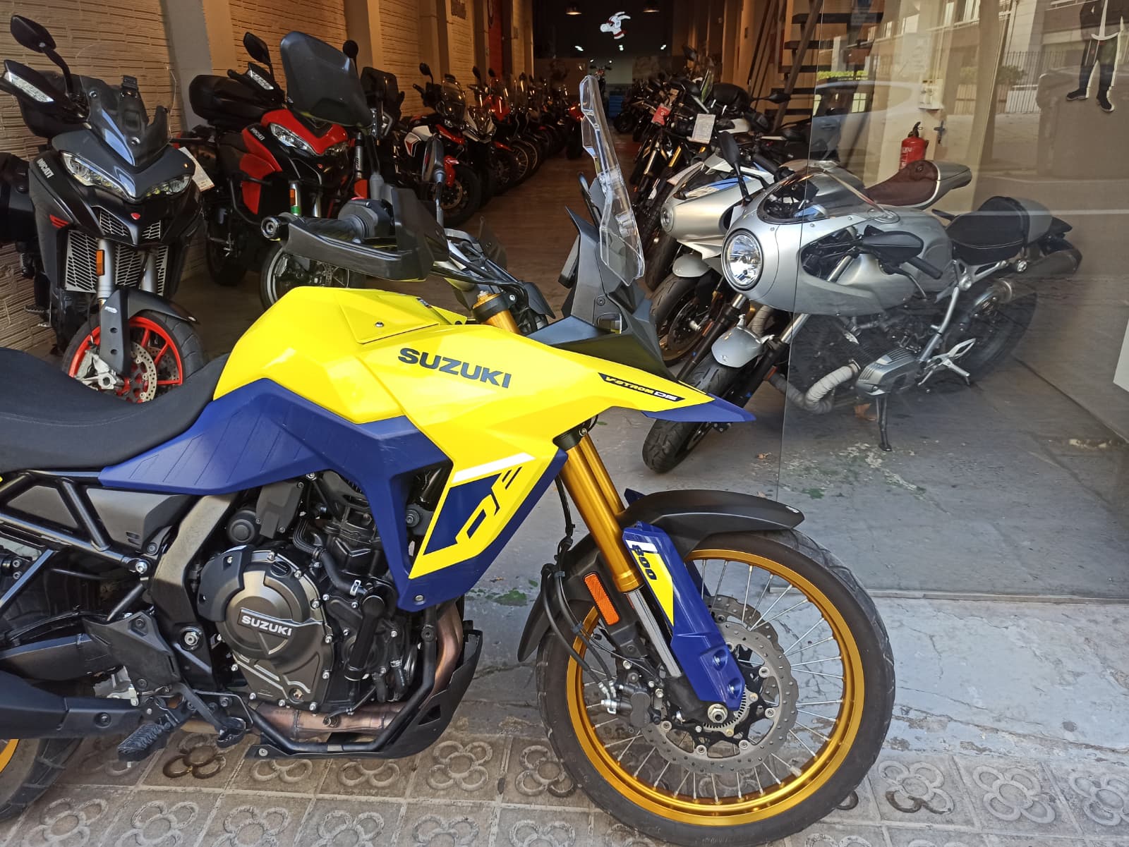SUZUKI V-STROM 800 DE - Imagen 3