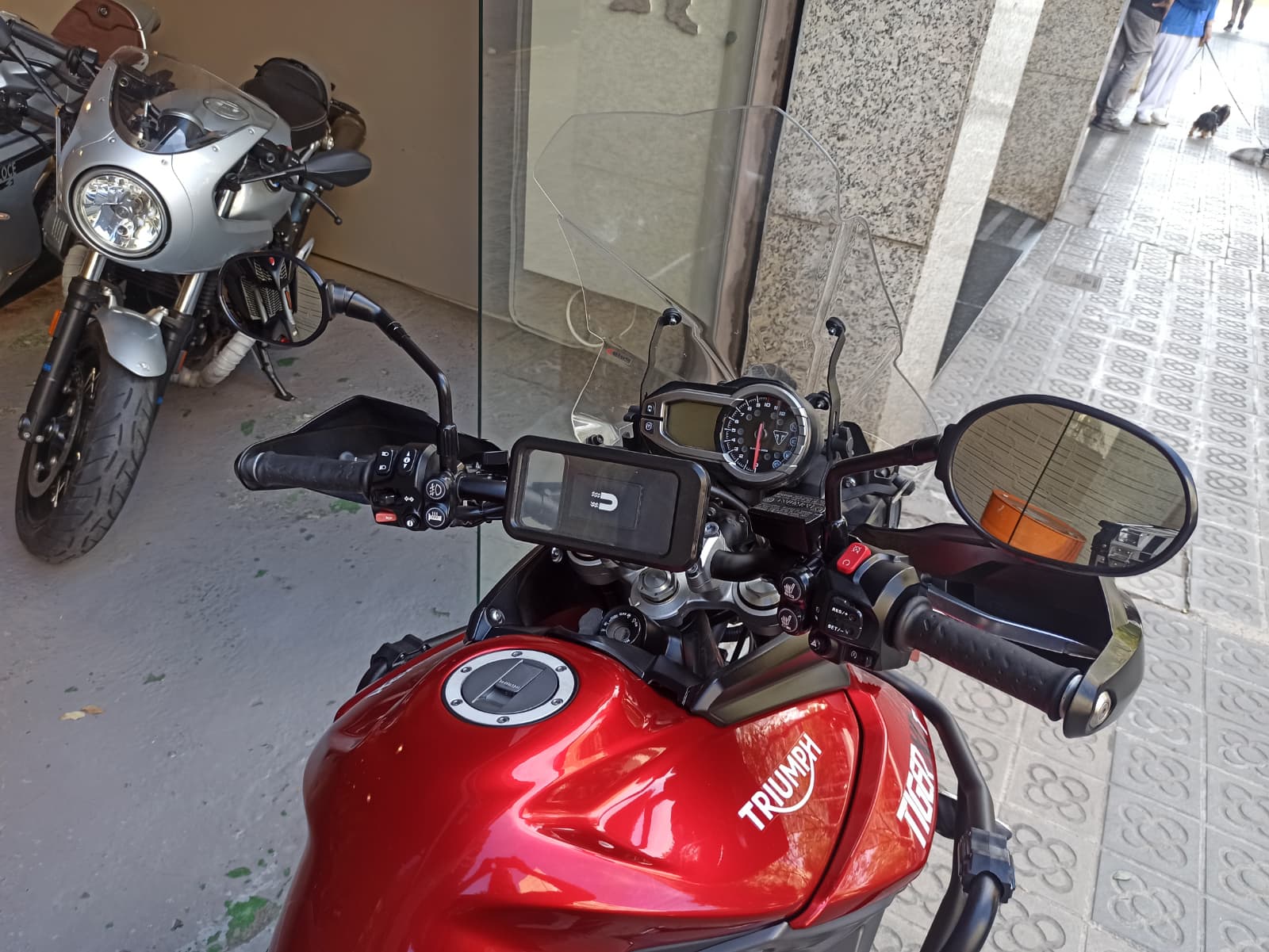 TRIUMPH TIGER 800 XRT - Imagen 6