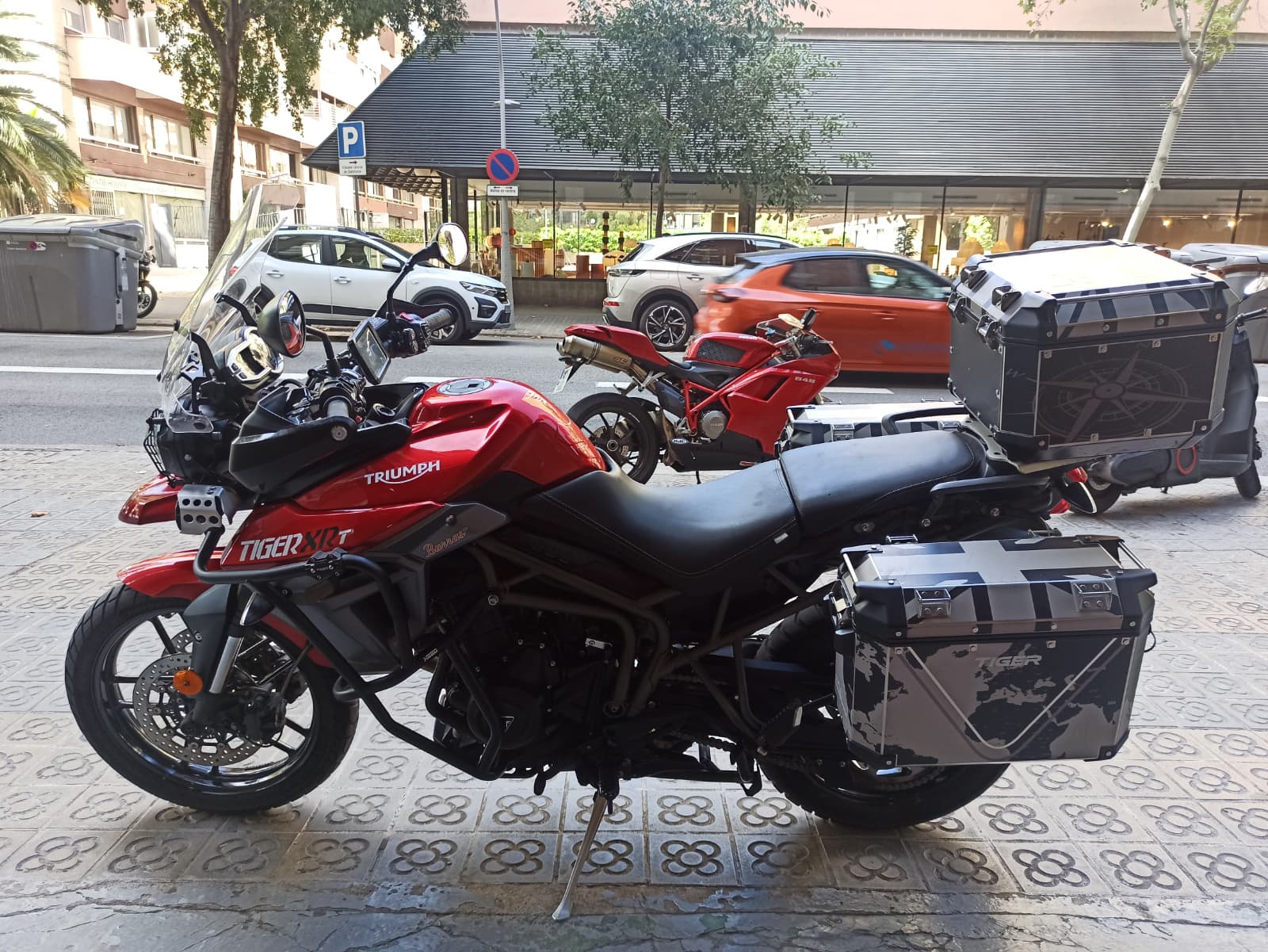 TRIUMPH TIGER 800 XRT - Imagen 8