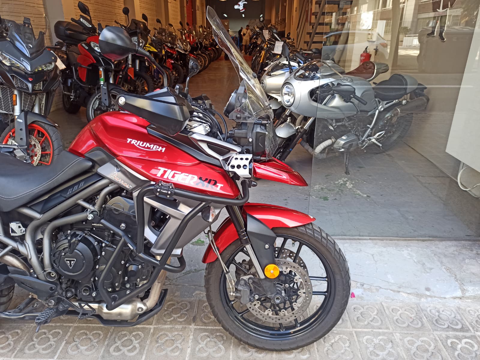 TRIUMPH TIGER 800 XRT - Imagen 3