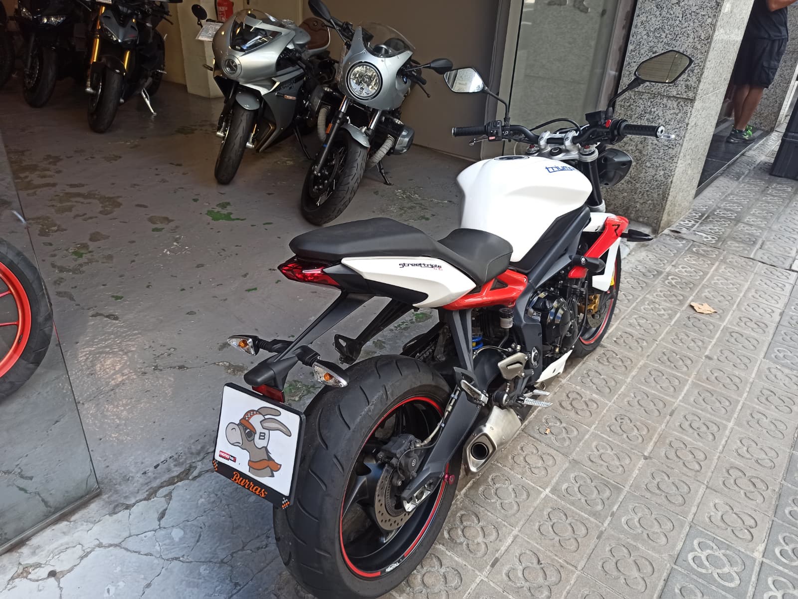TRIUMPH STREET TRIPLE 675 - Imagen 7