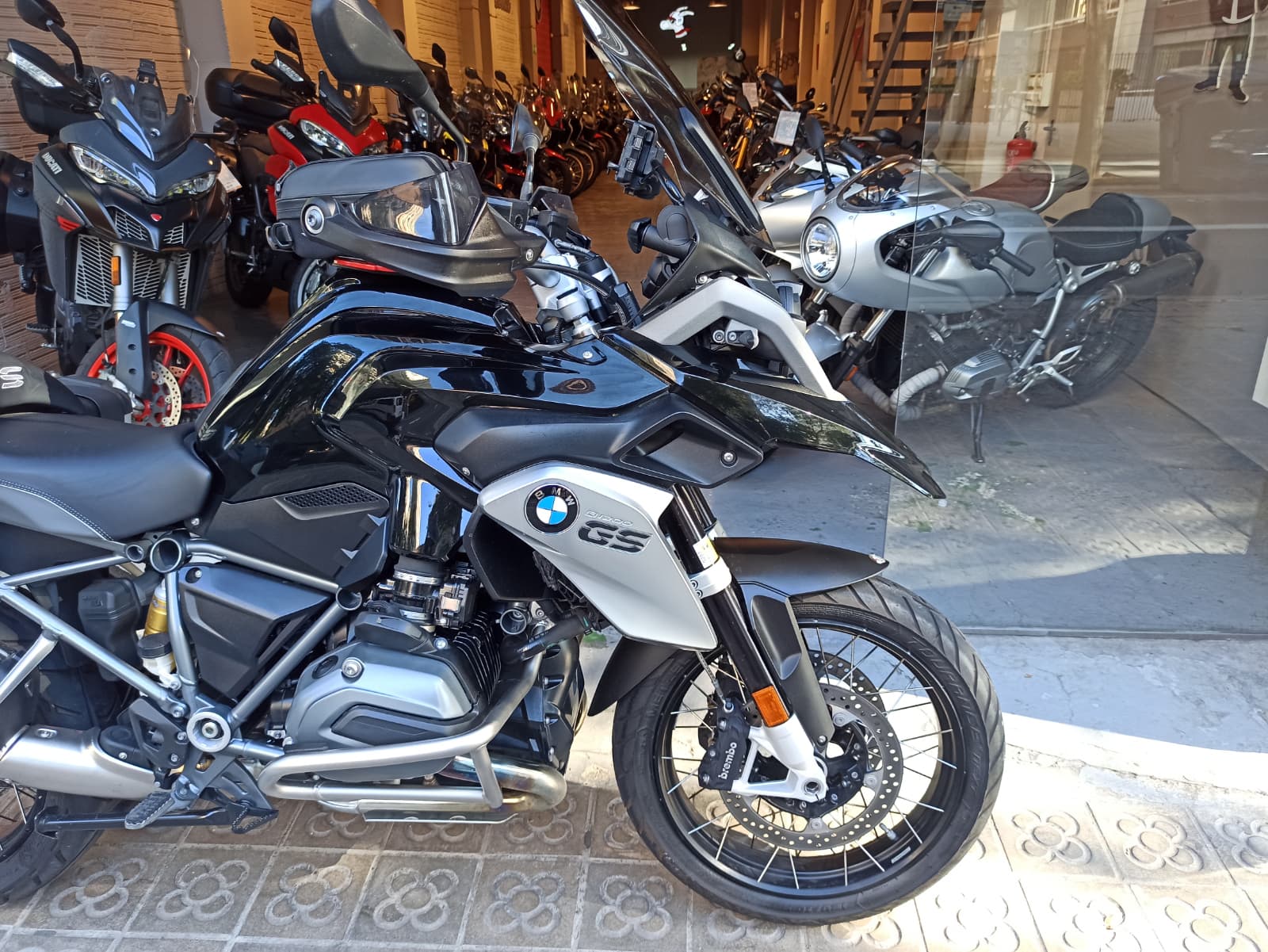 BMW R 1200 GS TRIPLE BLACK - Imagen 3