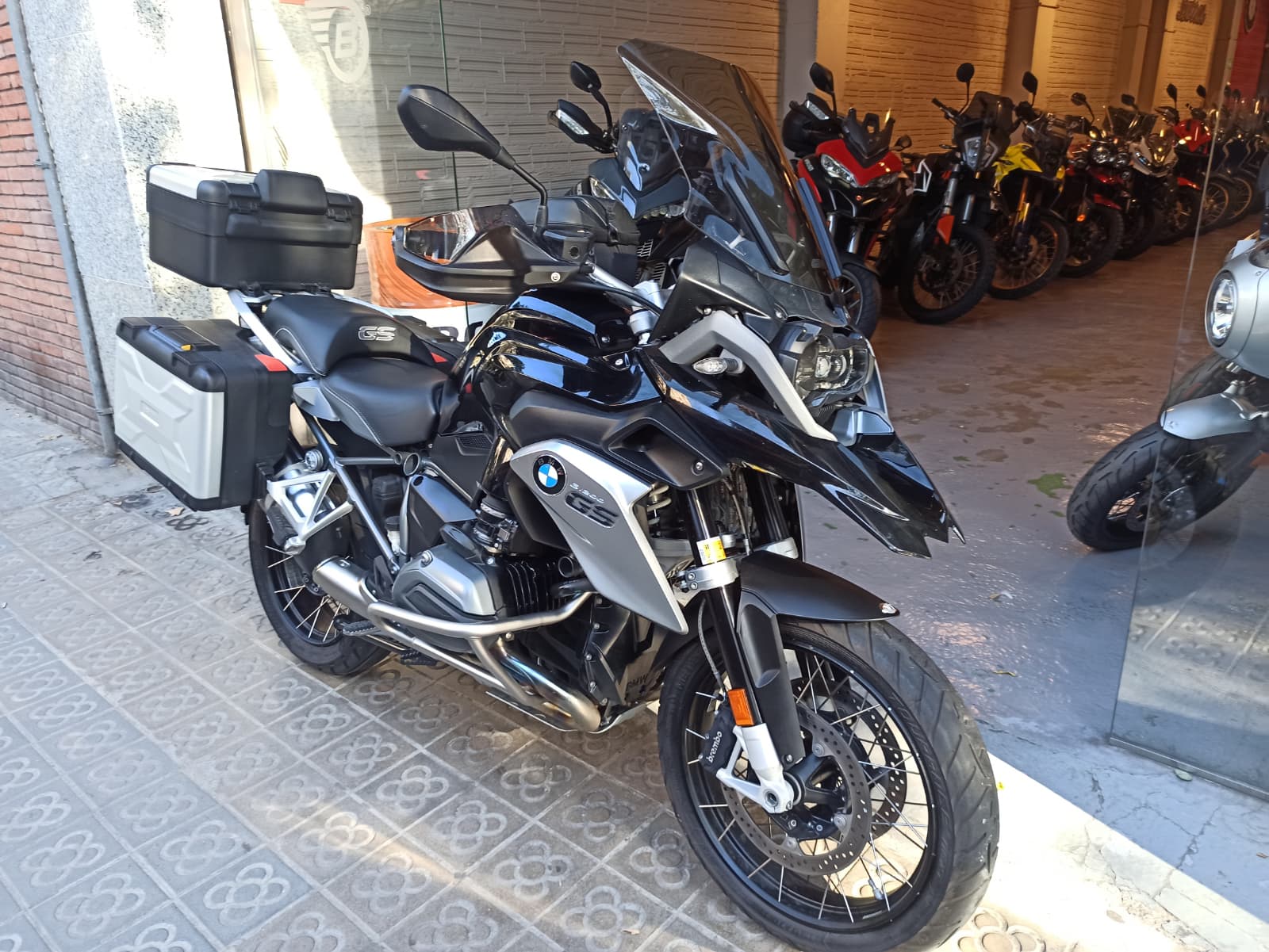 BMW R 1200 GS TRIPLE BLACK - Imagen 4