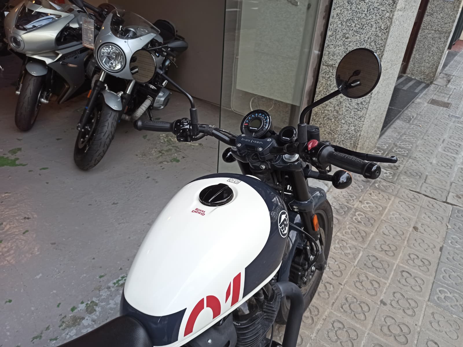 ROYAL ENFIELD SHOTGUN 650 - Imagen 6