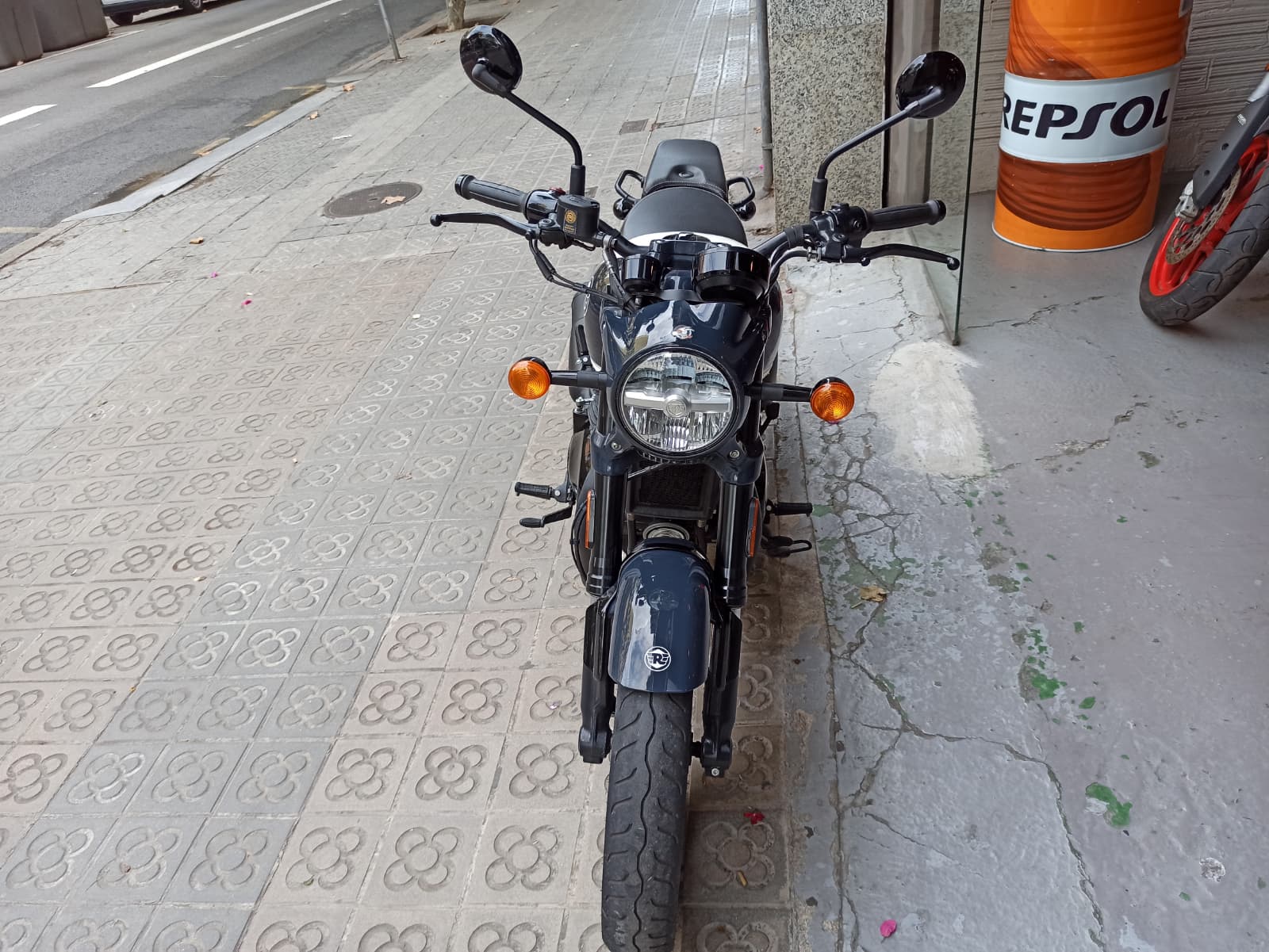 ROYAL ENFIELD SHOTGUN 650 - Imagen 5