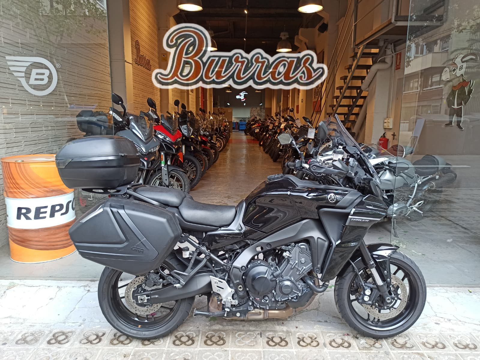 YAMAHA TRACER 9