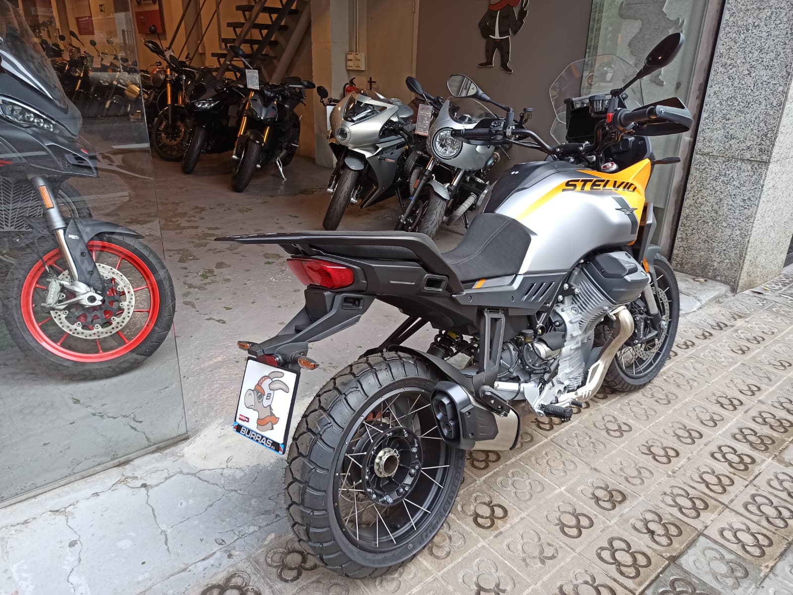 MOTO GUZZI STELVIO - Imagen 7