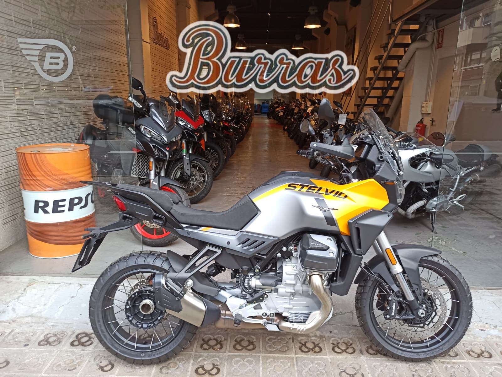 MOTO GUZZI STELVIO