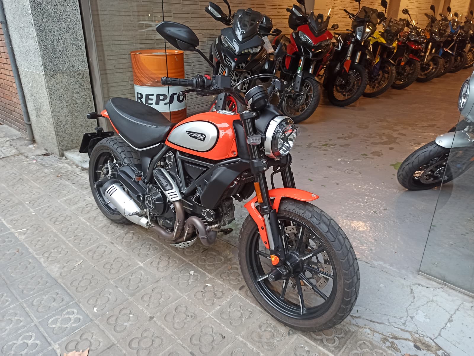 DUCATI SCRAMBLER ICON - Imagen 4