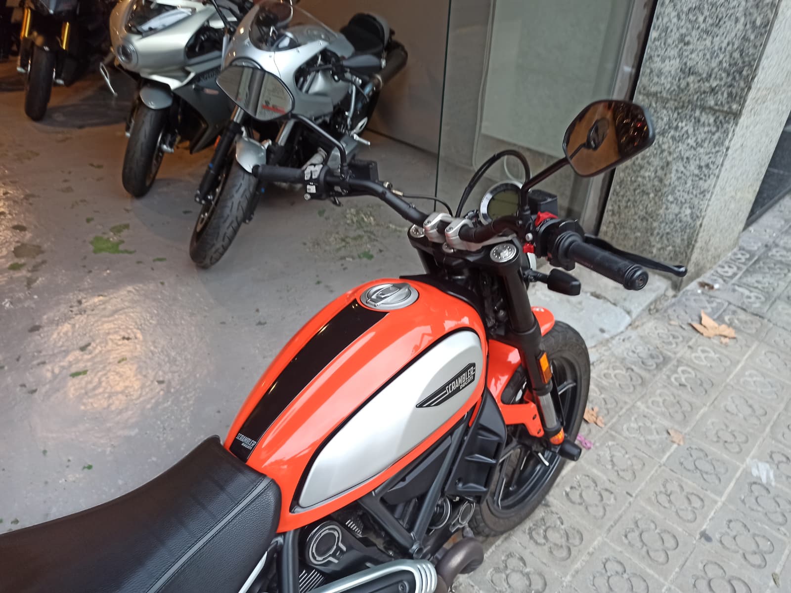 DUCATI SCRAMBLER ICON - Imagen 6