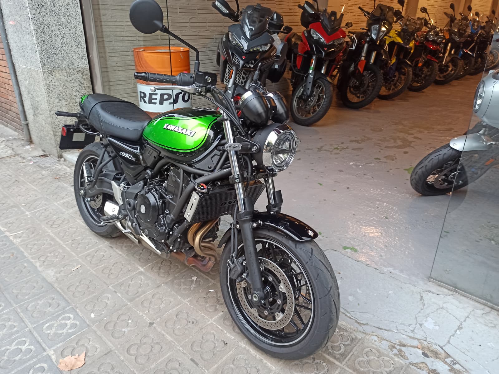 KAWASAKI Z 650 RS - Imagen 4