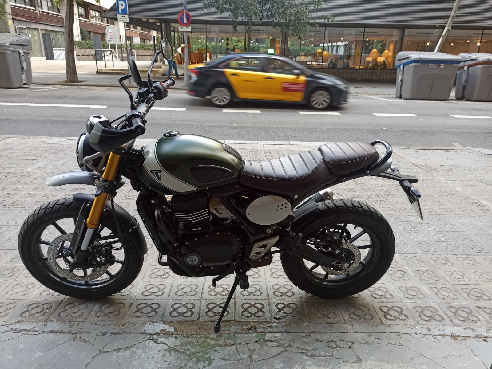 TRIUMPH SCRAMBLER 400 X - Imagen 8