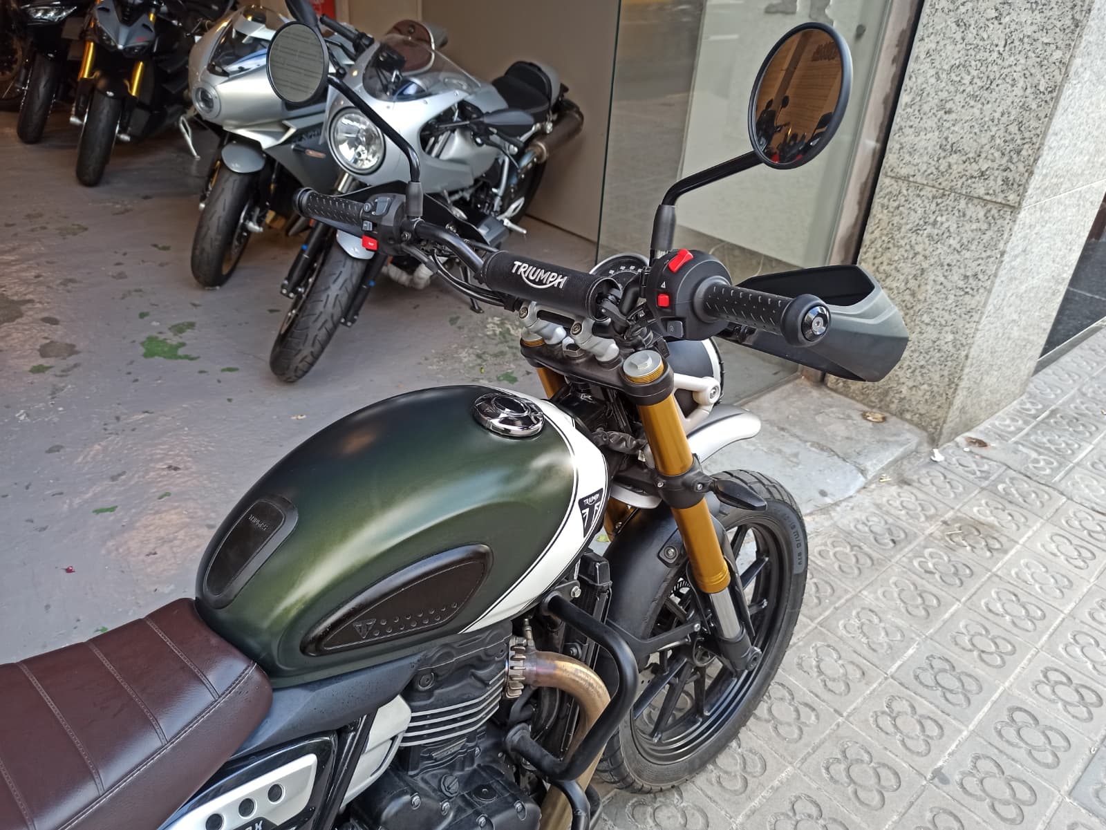 TRIUMPH SCRAMBLER 400 X - Imagen 6