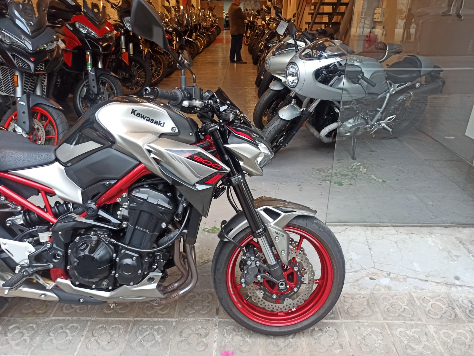 KAWASAKI Z900 A2 - Imagen 3