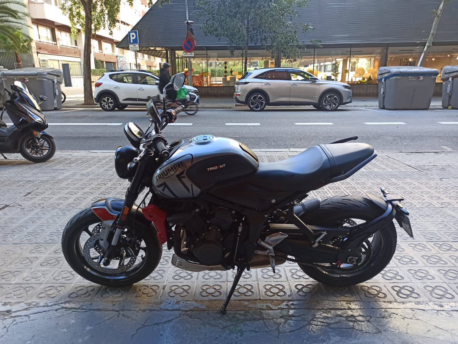 TRIUMPH TRIDENT 660 - Imagen 8